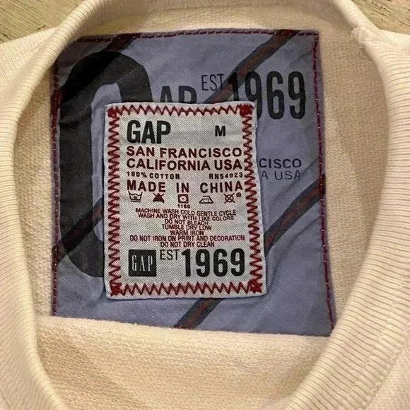 GAP 1969 vintage sweatshirt-NWOT- size M - Picture 3 of 3